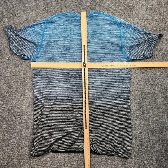 Lululemon Shirt Mens Large Blue Stripe Short Sleeve Athletic Running Lightweight - Picture 4 of 7